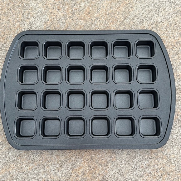 Pampered Chef Kitchen Pampered Chef Mini Brownie Pan New Poshmark